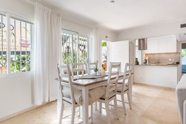 Apartamento de 2 habitaciones en Río Real, Marbella en venta con piscina - 445.000 € (Ref: 9972699)