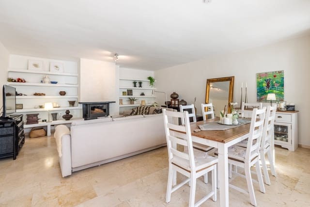Apartamento de 2 habitaciones en Río Real, Marbella en venta con piscina - 445.000 € (Ref: 9972699)