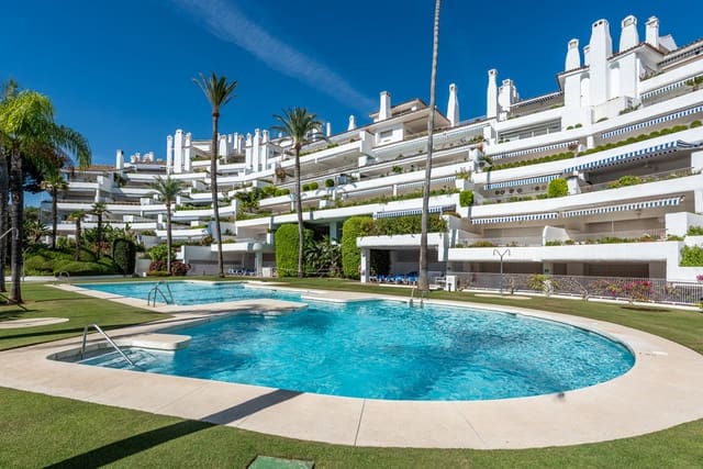 Apartamento de 2 habitaciones en Río Real, Marbella en venta con piscina - 445.000 € (Ref: 9972699)