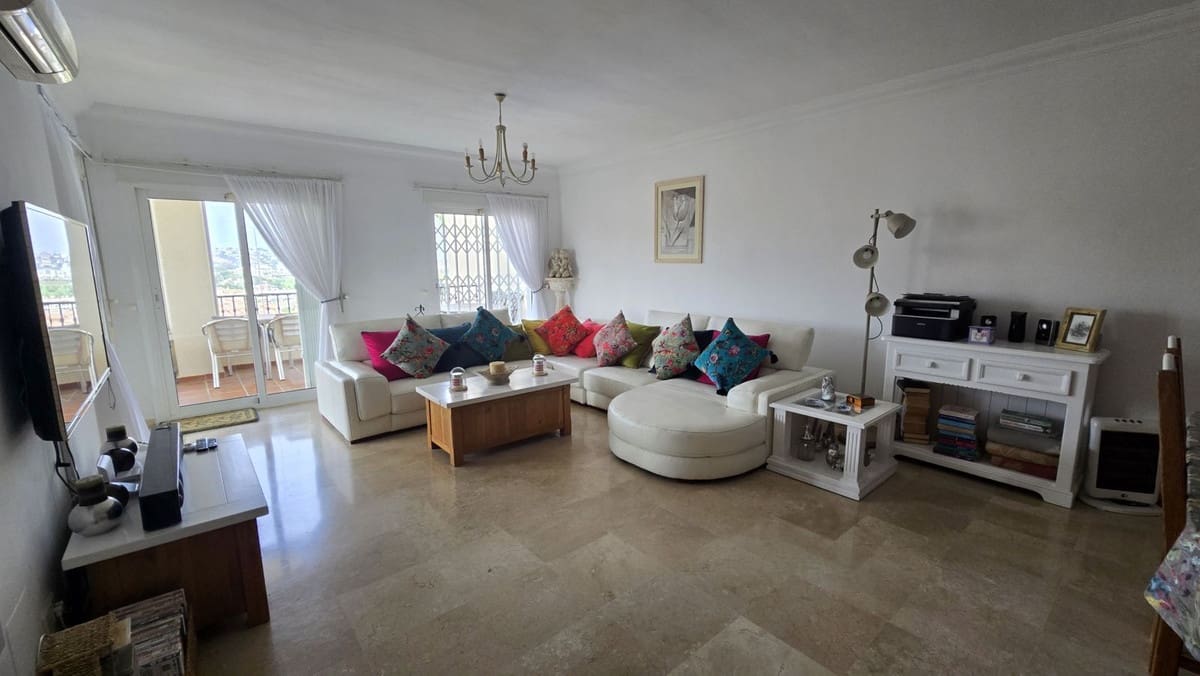 3 quarto Apartamento para venda em La Cala Hills com piscina - 420 000 € (Ref: 9972700)