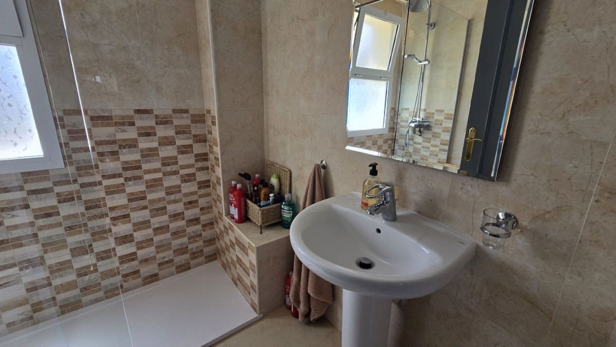 3 quarto Apartamento para venda em La Cala Hills com piscina - 420 000 € (Ref: 9972700)