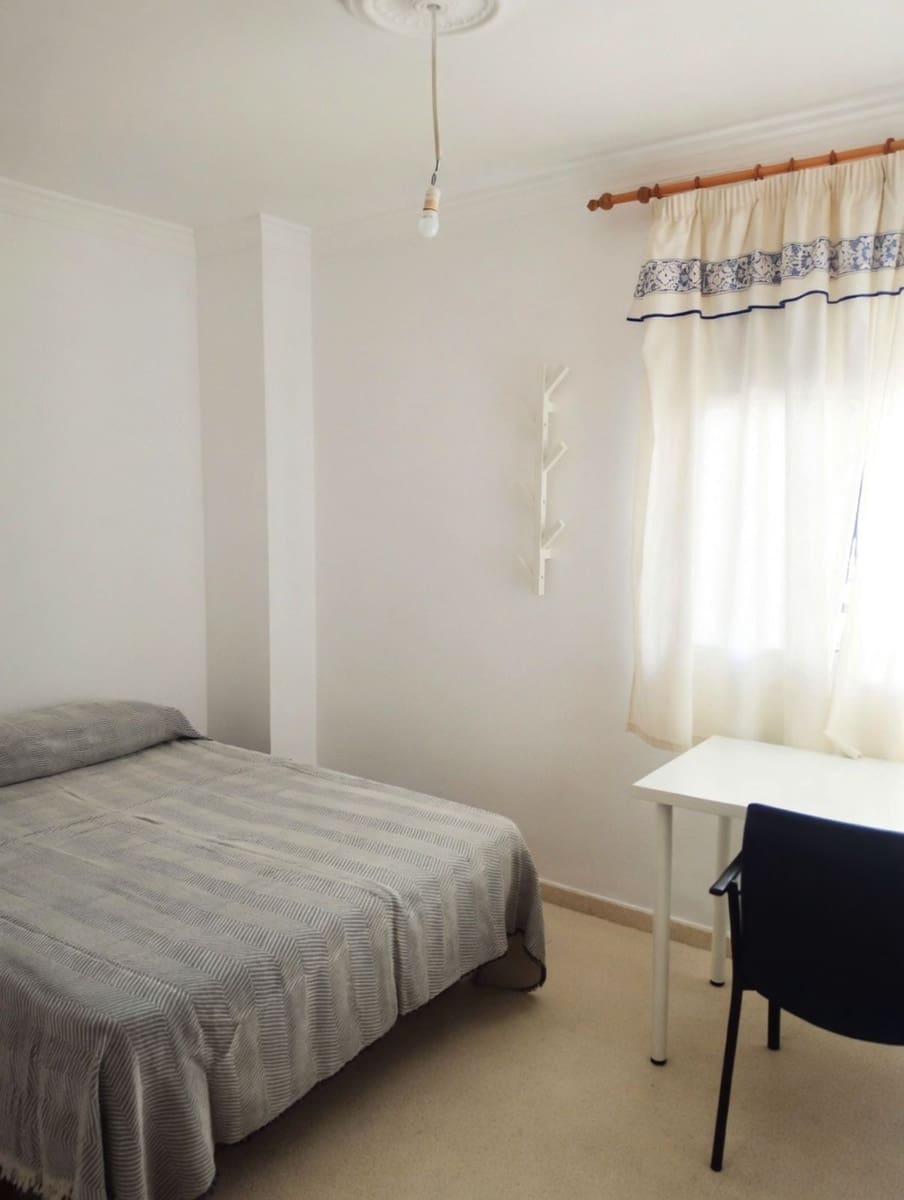 3 soveværelse Lejlighed til salg i Estepona med garage - € 444.000 (Ref: 9972701)