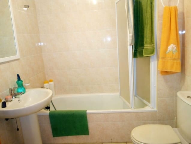 3 soveværelse Lejlighed til salg i Puerto de Estepona, Estepona med garage - € 444.000 (Ref: 9972701)