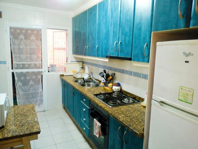 3 soveværelse Lejlighed til salg i Puerto de Estepona, Estepona med garage - € 444.000 (Ref: 9972701)
