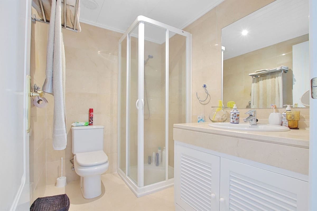 3 sypialnia Apartament na sprzedaż w Los Arqueros z basenem garażem - 440 000 € (Ref: 9972703)