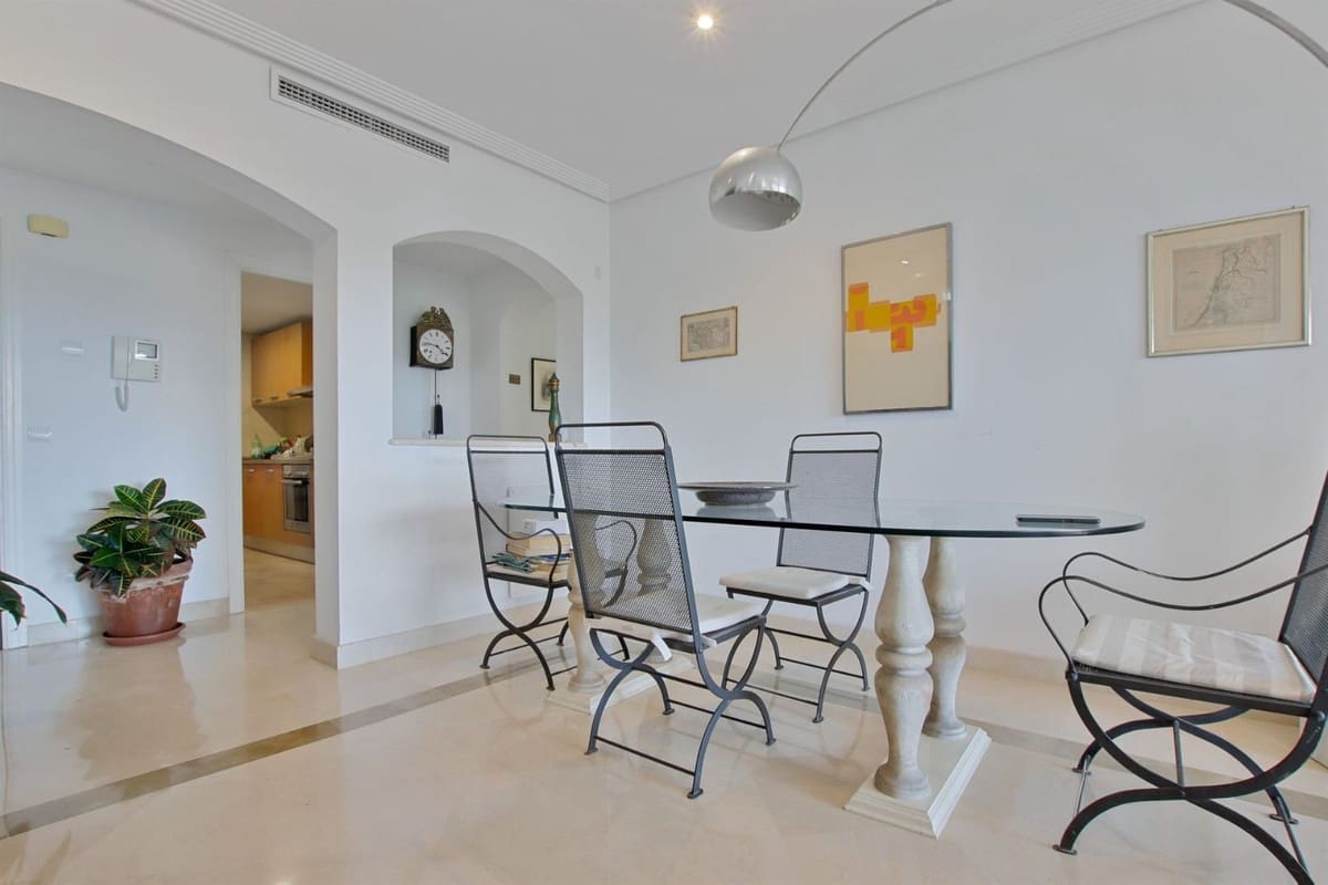 3 sypialnia Apartament na sprzedaż w Los Arqueros z basenem garażem - 440 000 € (Ref: 9972703)