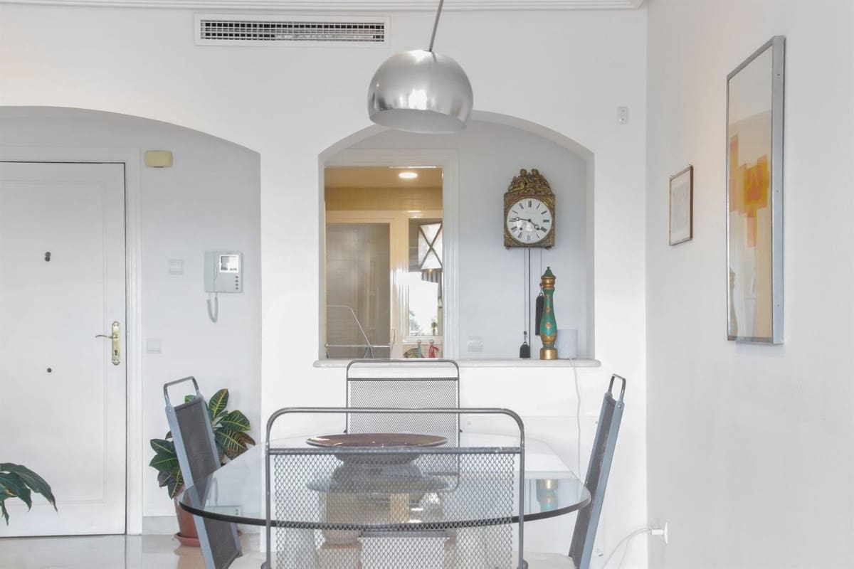3 sypialnia Apartament na sprzedaż w Los Arqueros z basenem garażem - 440 000 € (Ref: 9972703)