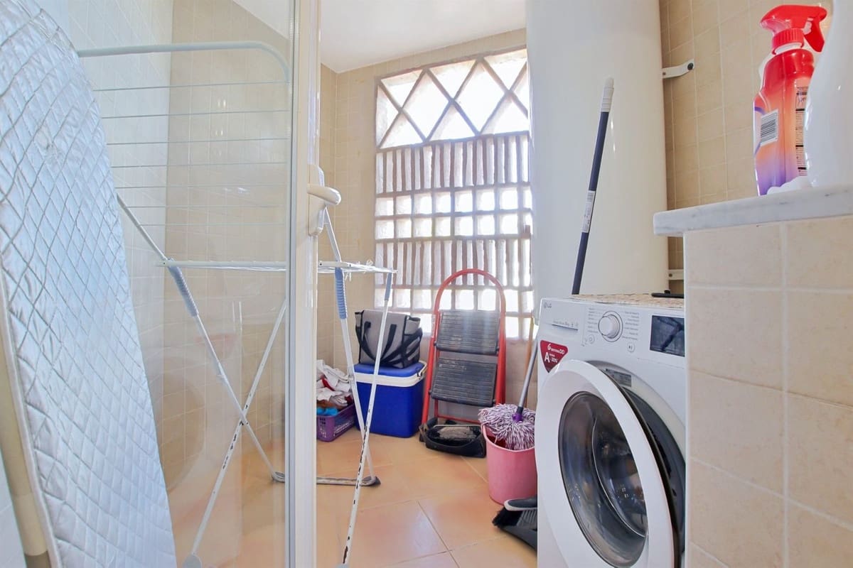 3 sypialnia Apartament na sprzedaż w Los Arqueros z basenem garażem - 440 000 € (Ref: 9972703)