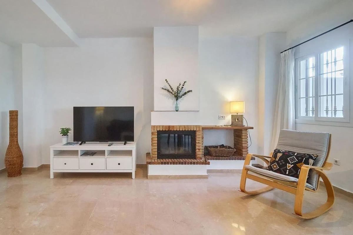 Casa de 3 habitaciones en Alhaurín de la Torre en venta con piscina garaje - 429.900 € (Ref: 9972705)
