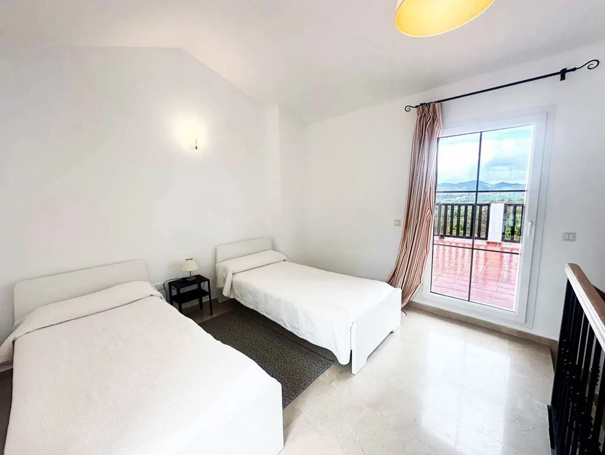 Casa de 3 habitaciones en Alhaurín de la Torre en venta con piscina garaje - 429.900 € (Ref: 9972705)