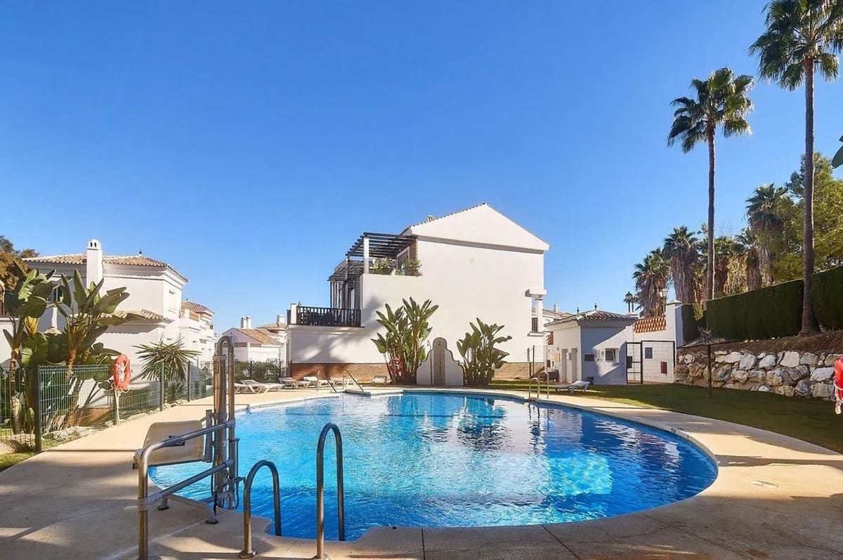 Casa de 3 habitaciones en Alhaurín de la Torre en venta con piscina garaje - 429.900 € (Ref: 9972705)