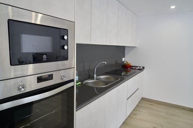 3 slaapkamer Appartement te koop in Puerto de Estepona, Estepona - € 430.000 (Ref: 9972706)