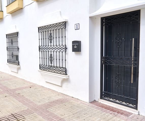 3 slaapkamer Appartement te koop in Puerto de Estepona, Estepona - € 430.000 (Ref: 9972706)