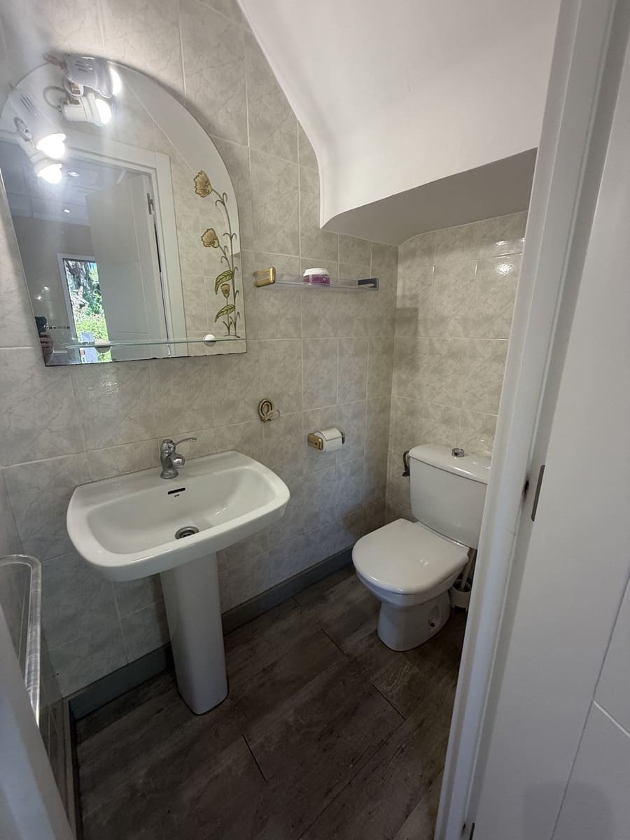 3 bedroom Semi-detached Villa for sale in Calahonda with pool - € 450,000 (Ref: 9972707)