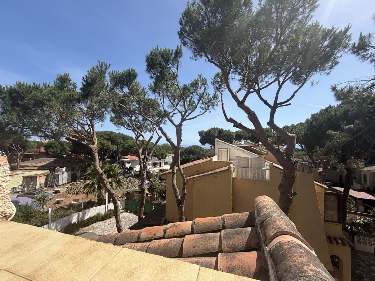 3 bedroom Semi-detached Villa for sale in Calahonda with pool - € 450,000 (Ref: 9972707)