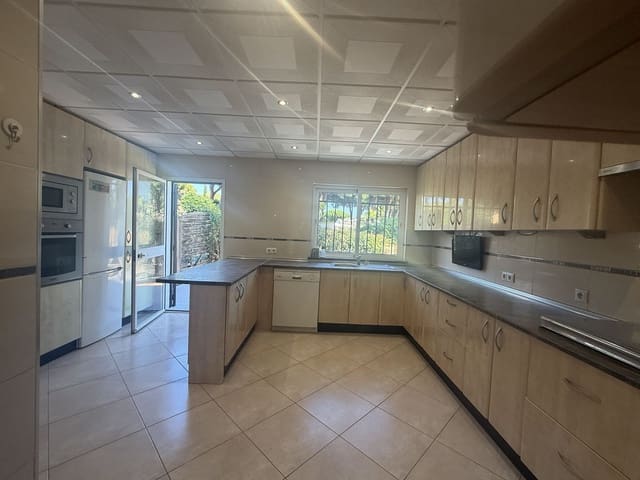 3 makuuhuone Paritalo myytävänä paikassa Calahonda, Mijas mukana uima-altaan - 450 000 € (Ref: 9972707)
