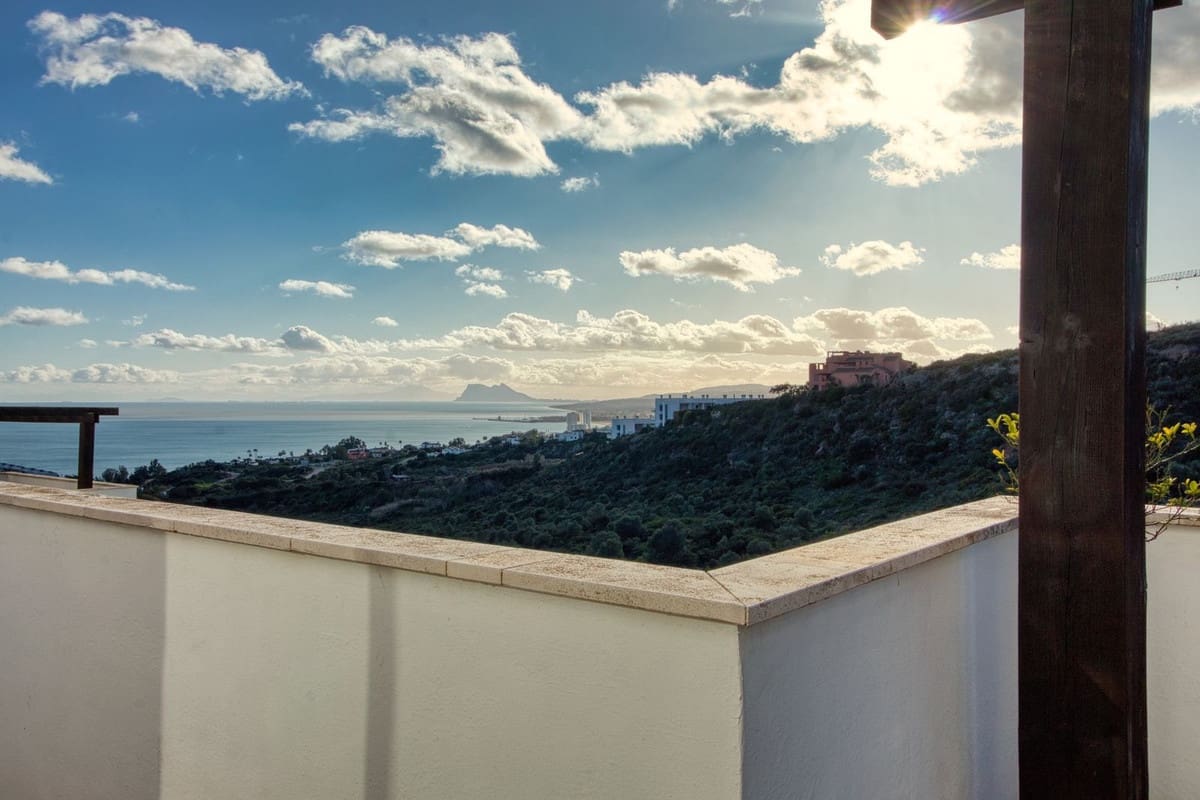 3 bedroom Apartment for sale in Manilva with pool - € 450,000 (Ref: 9972710)
