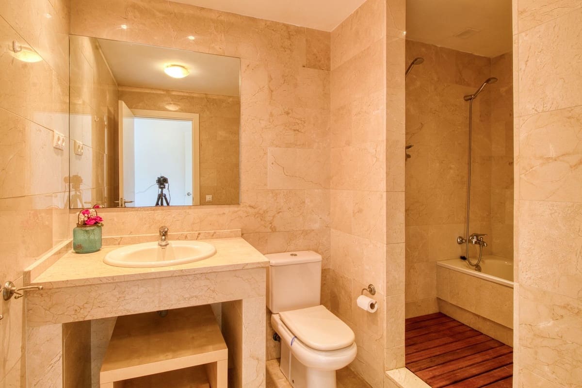 3 bedroom Apartment for sale in Manilva with pool - € 450,000 (Ref: 9972710)