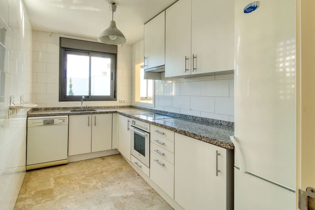 3 bedroom Apartment for sale in Manilva with pool - € 450,000 (Ref: 9972710)