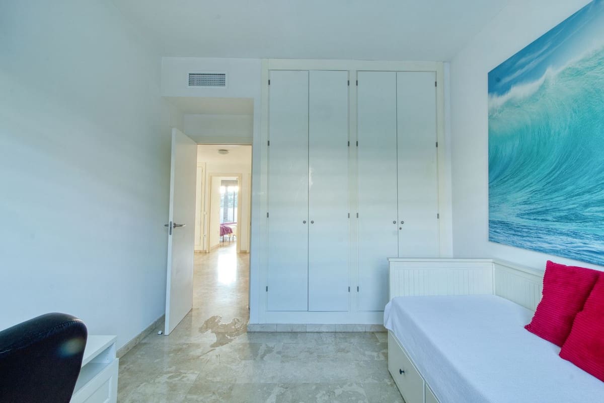 3 bedroom Apartment for sale in Manilva with pool - € 450,000 (Ref: 9972710)