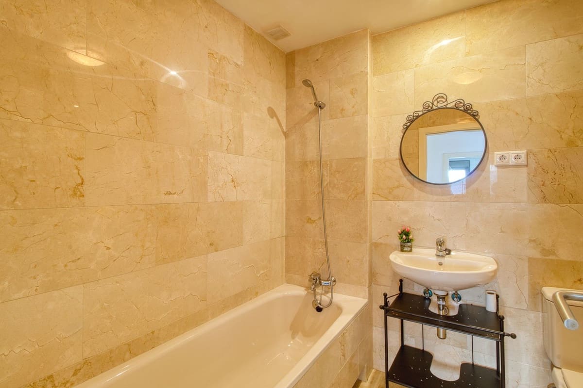 3 bedroom Apartment for sale in Manilva with pool - € 450,000 (Ref: 9972710)