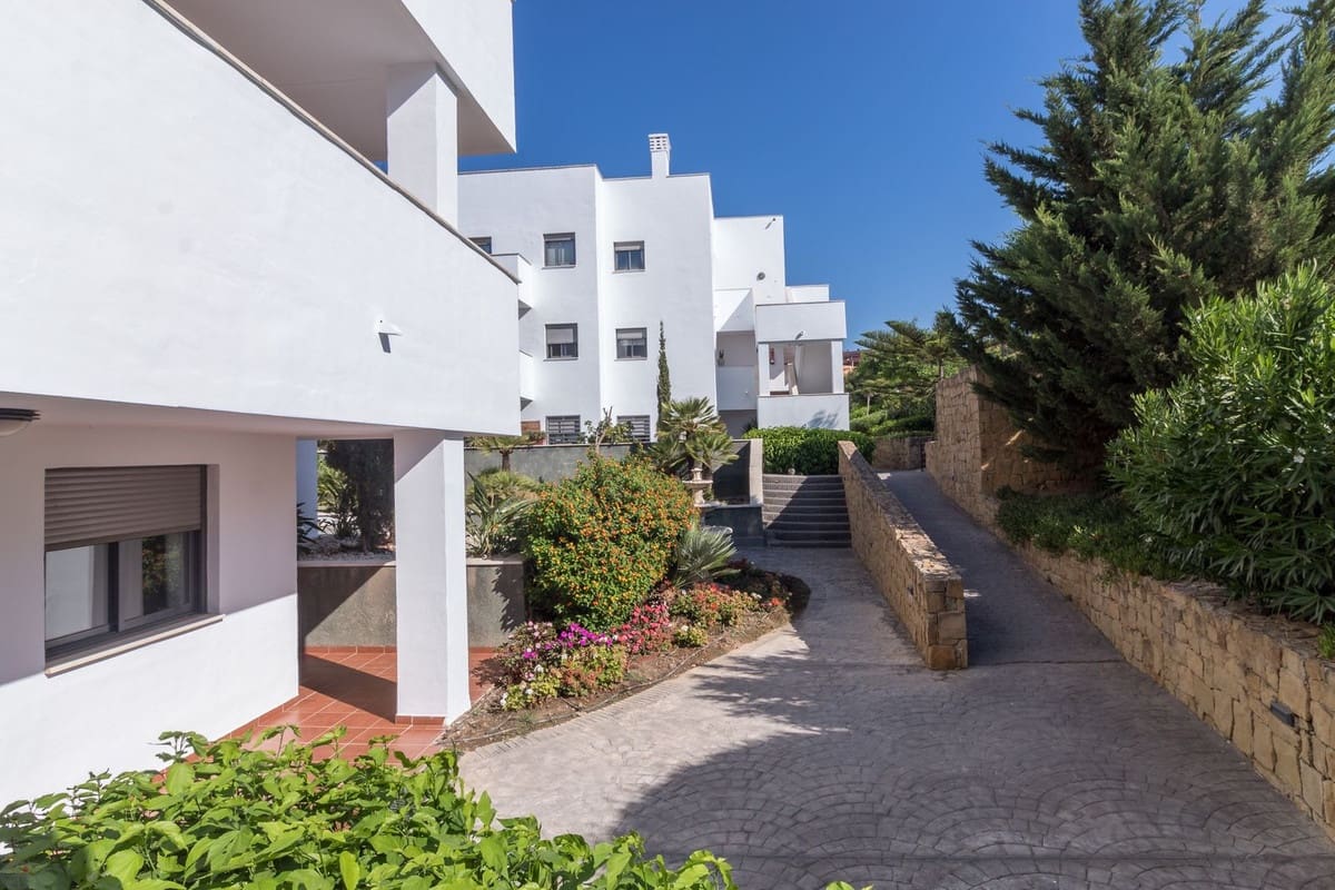 3 bedroom Apartment for sale in Manilva with pool - € 450,000 (Ref: 9972710)