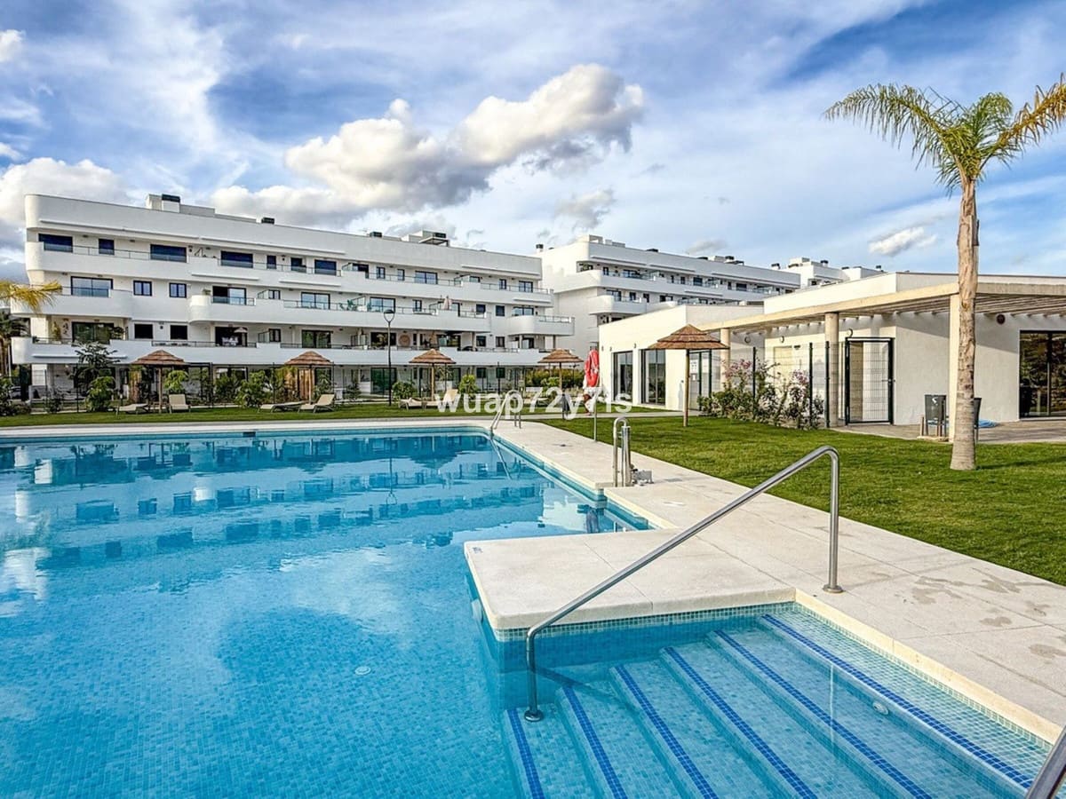 2 soveværelse Lejlighed til salg i New Golden Mile med swimmingpool - € 450.000 (Ref: 9972712)