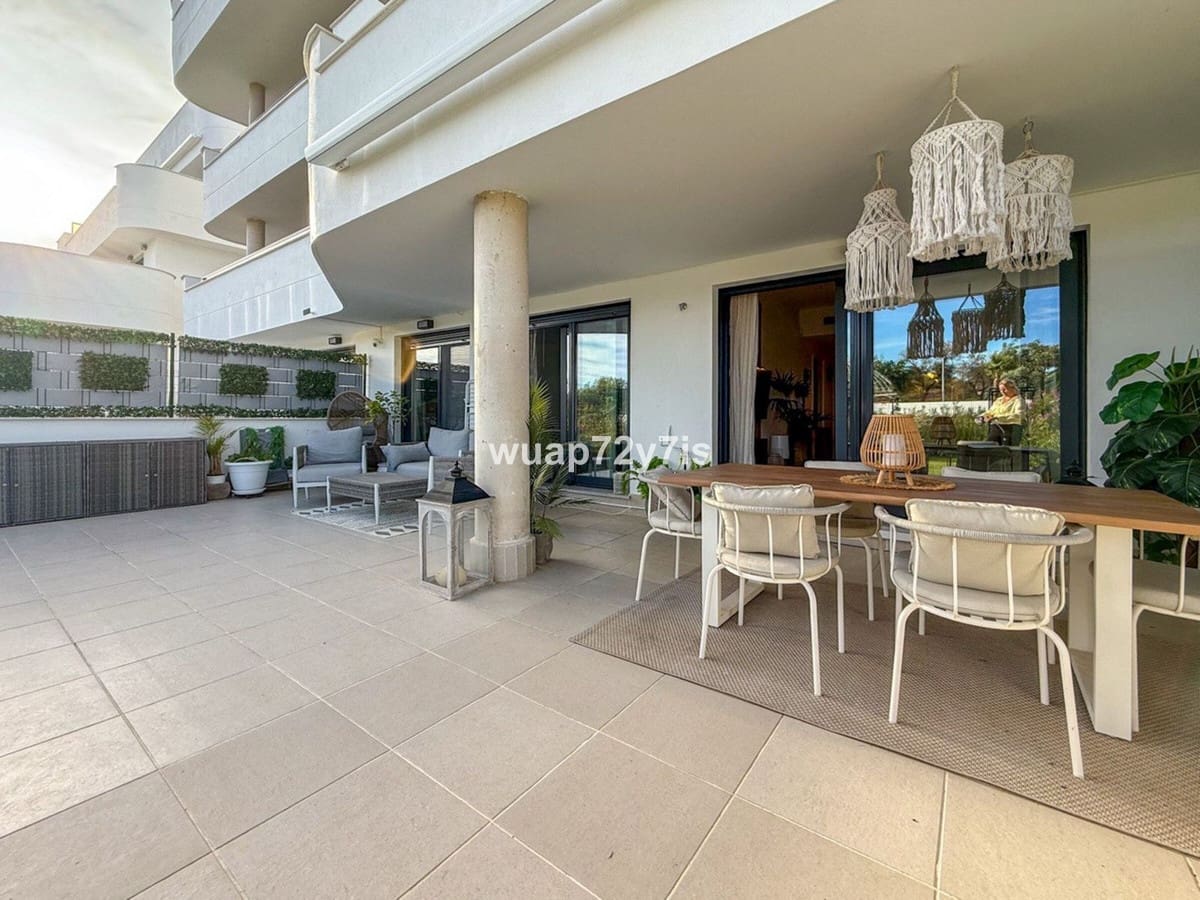 2 soveværelse Lejlighed til salg i New Golden Mile med swimmingpool - € 450.000 (Ref: 9972712)