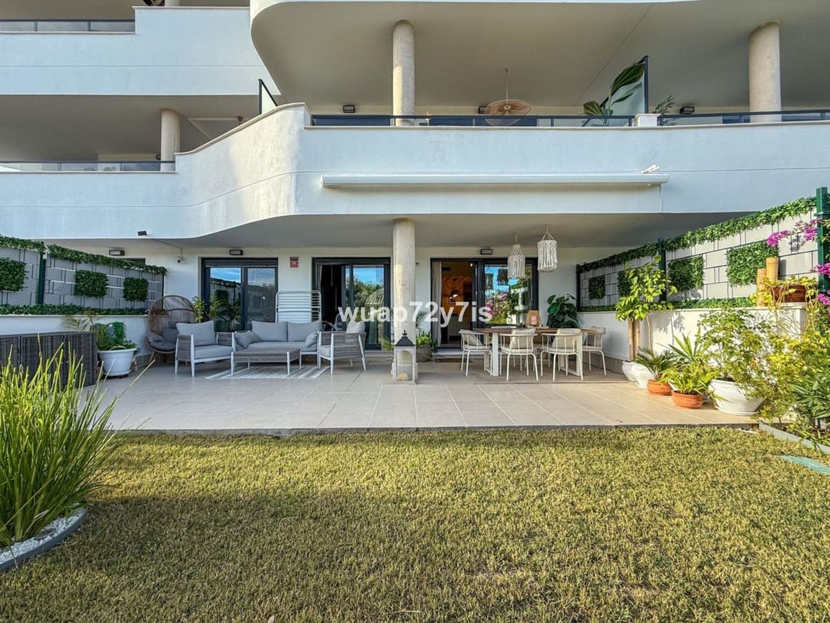 2 soveværelse Lejlighed til salg i New Golden Mile med swimmingpool - € 450.000 (Ref: 9972712)