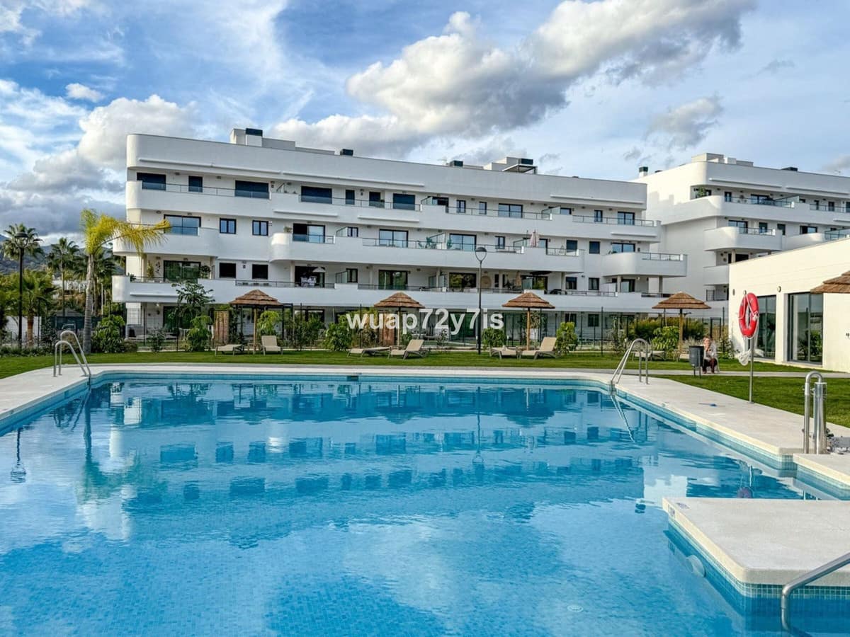 2 soveværelse Lejlighed til salg i New Golden Mile med swimmingpool - € 450.000 (Ref: 9972712)