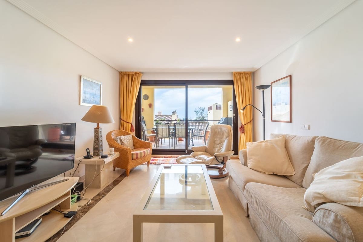 3 soverom Leilighet til salgs i Los Arqueros med svømmebasseng garasje - € 475 000 (Ref: 9972715)