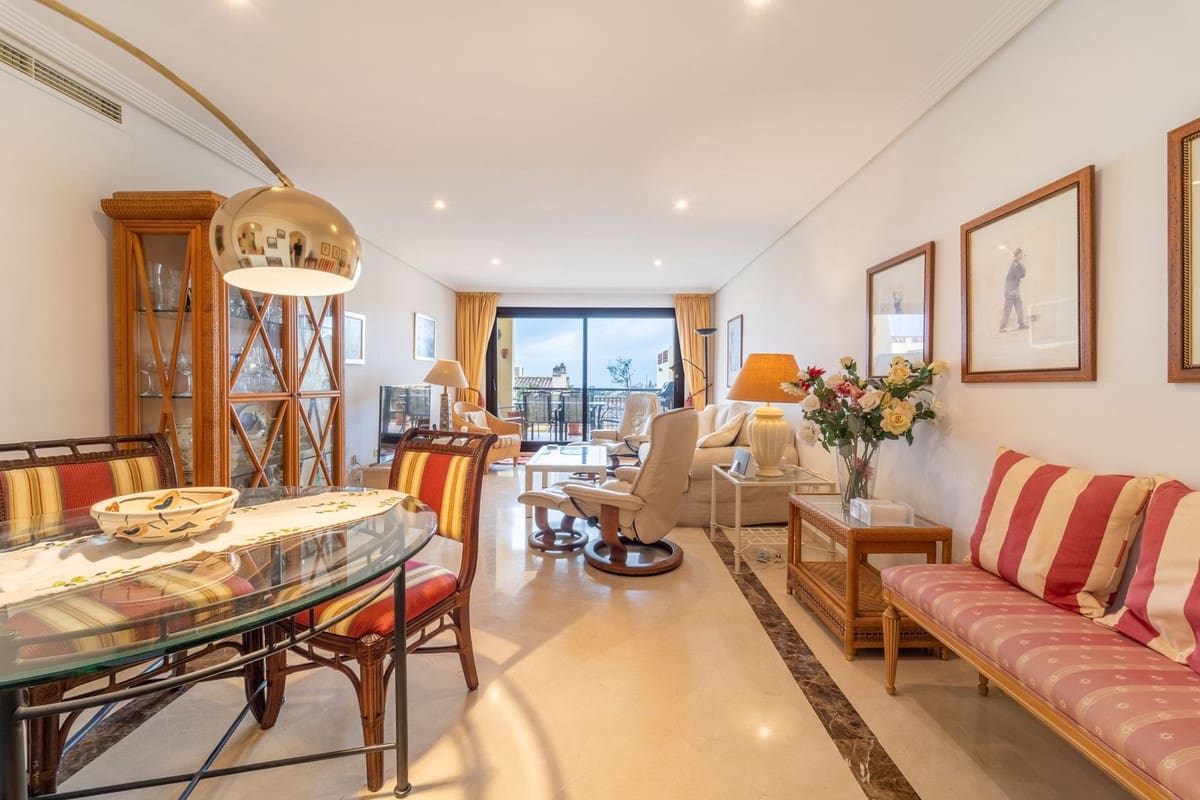 3 soverom Leilighet til salgs i Los Arqueros med svømmebasseng garasje - € 475 000 (Ref: 9972715)