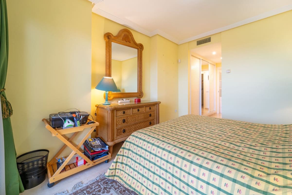 3 soverom Leilighet til salgs i Los Arqueros med svømmebasseng garasje - € 475 000 (Ref: 9972715)
