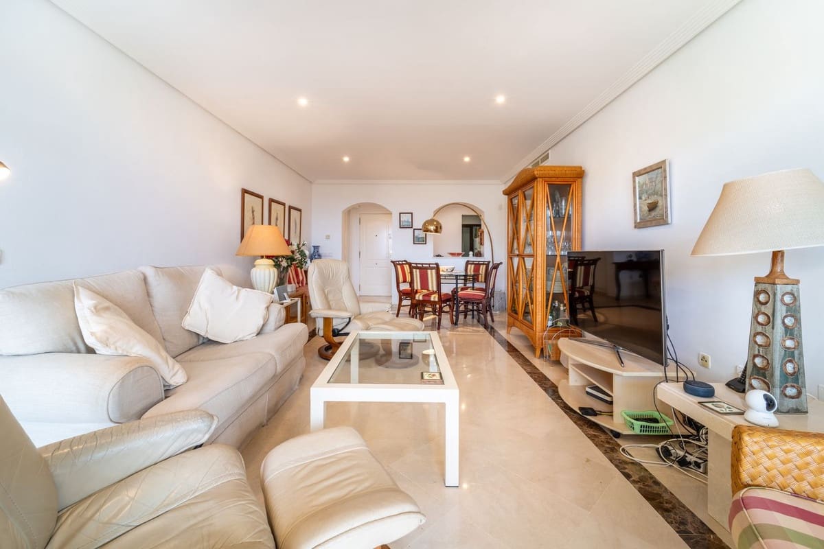 3 soverom Leilighet til salgs i Los Arqueros med svømmebasseng garasje - € 475 000 (Ref: 9972715)