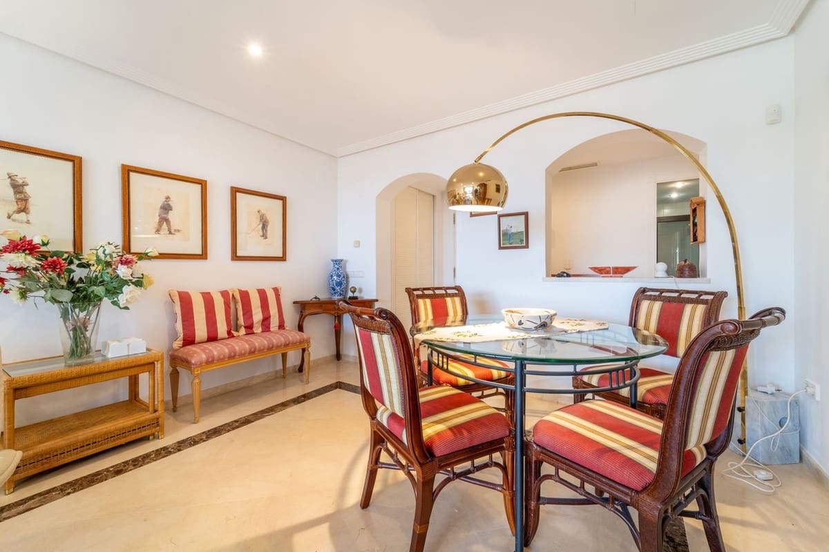 3 soverom Leilighet til salgs i Los Arqueros med svømmebasseng garasje - € 475 000 (Ref: 9972715)