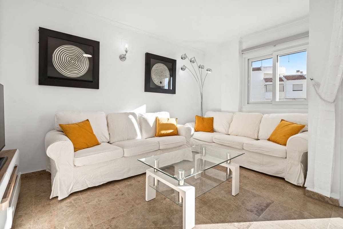 3 soverom Leilighet til salgs i Estepona med svømmebasseng garasje - € 460 000 (Ref: 9972716)