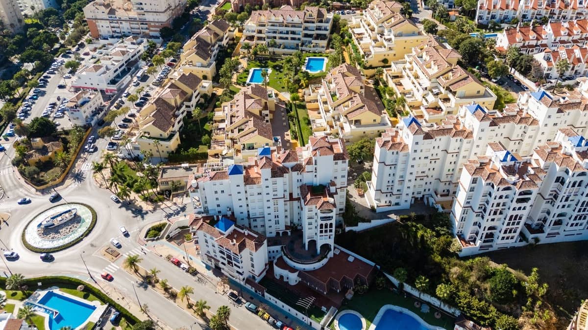 3 soverom Leilighet til salgs i Estepona med svømmebasseng garasje - € 460 000 (Ref: 9972716)