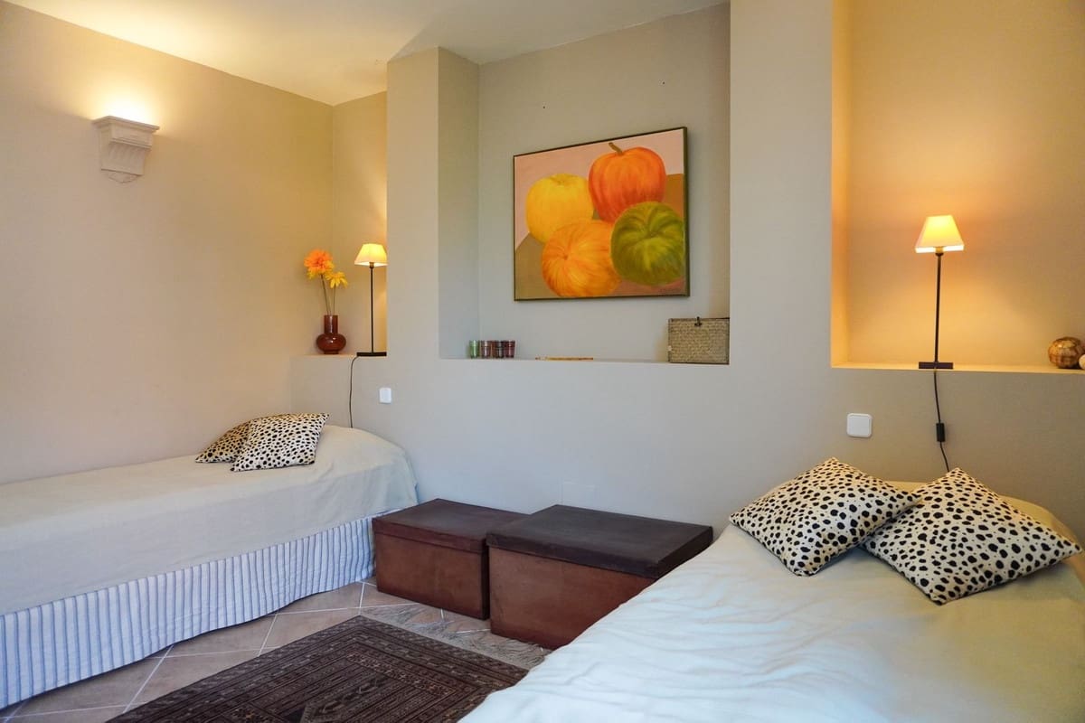 3 slaapkamer Appartement te koop in La Mairena met zwembad garage - € 475.000 (Ref: 9972722)