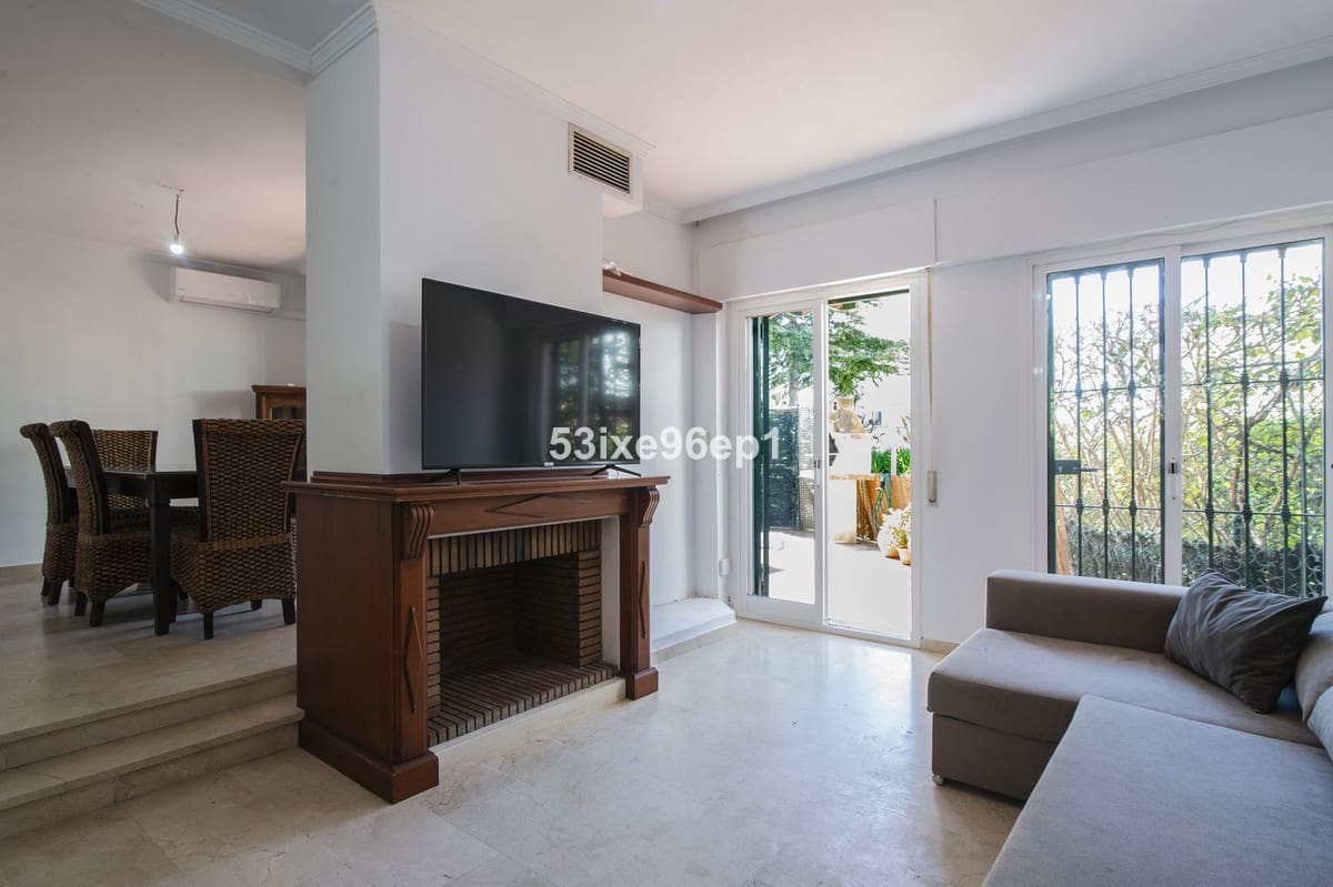 5 bedroom Semi-detached Villa for sale in El Padron with pool - € 475,000 (Ref: 9972724)