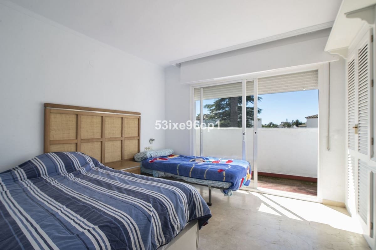 5 bedroom Semi-detached Villa for sale in El Padron with pool - € 475,000 (Ref: 9972724)