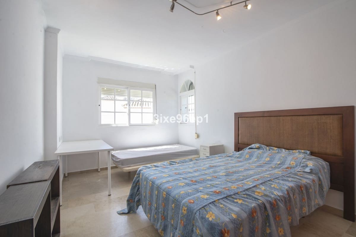 5 bedroom Semi-detached Villa for sale in El Padron with pool - € 475,000 (Ref: 9972724)