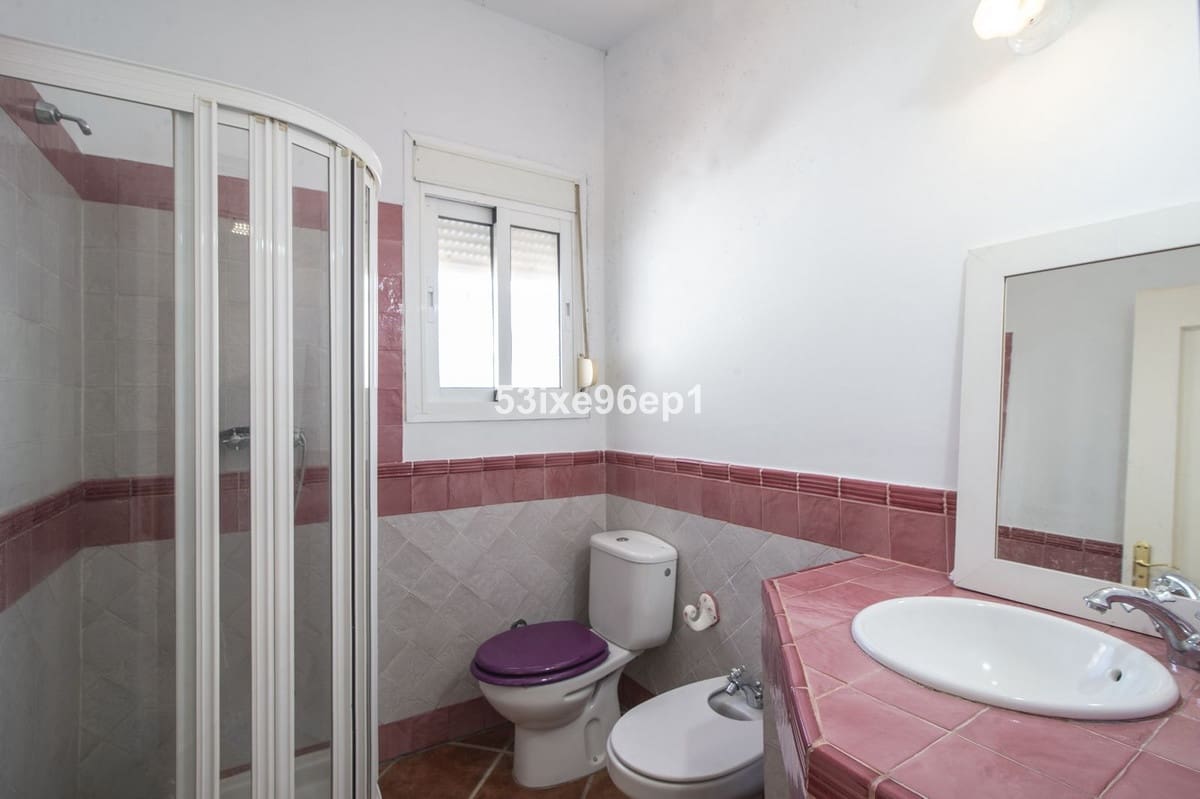 5 bedroom Semi-detached Villa for sale in El Padron with pool - € 475,000 (Ref: 9972724)