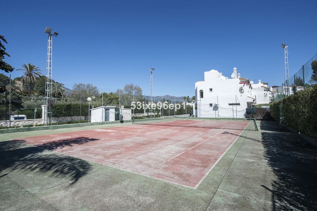 5 bedroom Semi-detached Villa for sale in El Padron with pool - € 475,000 (Ref: 9972724)