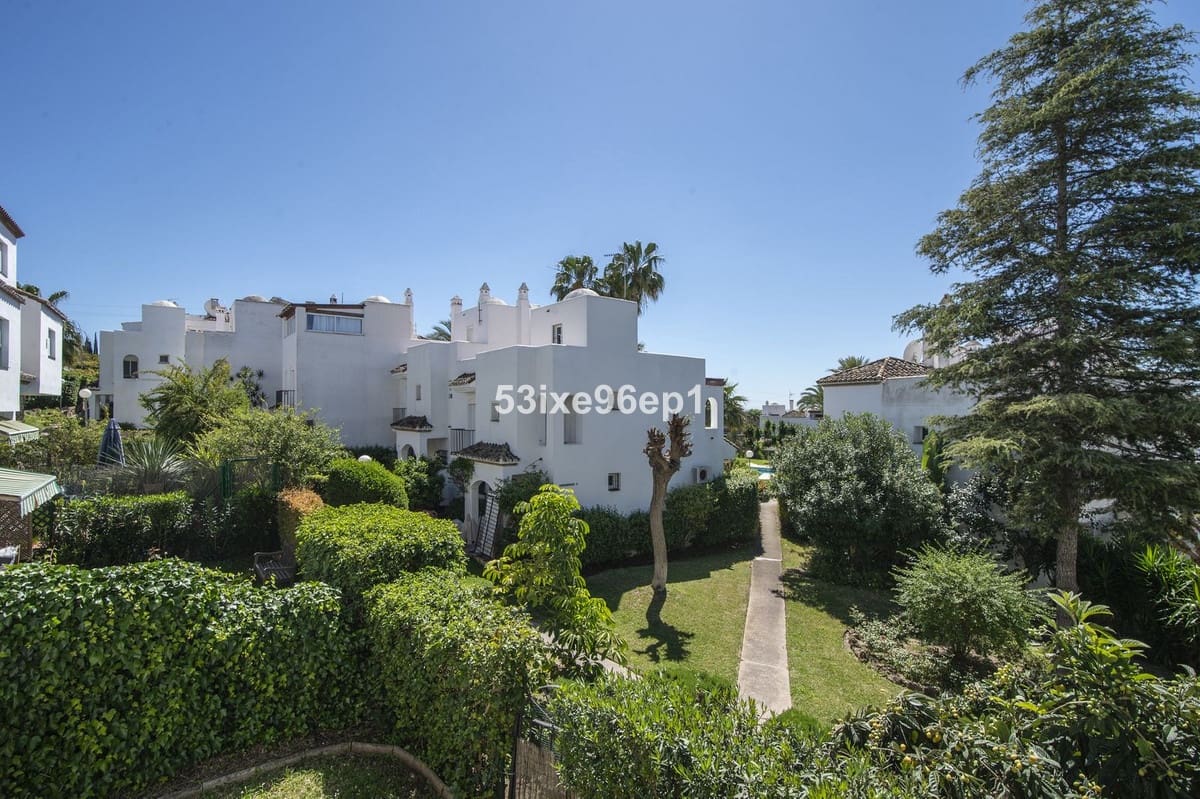 5 bedroom Semi-detached Villa for sale in El Padron with pool - € 475,000 (Ref: 9972724)