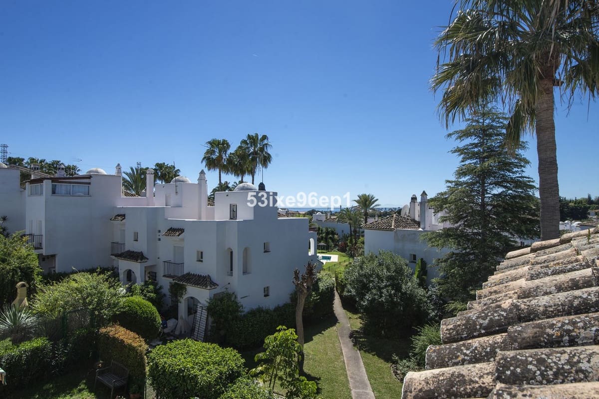 5 bedroom Semi-detached Villa for sale in El Padron with pool - € 475,000 (Ref: 9972724)