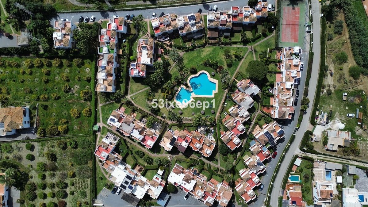 5 bedroom Semi-detached Villa for sale in El Padron with pool - € 475,000 (Ref: 9972724)