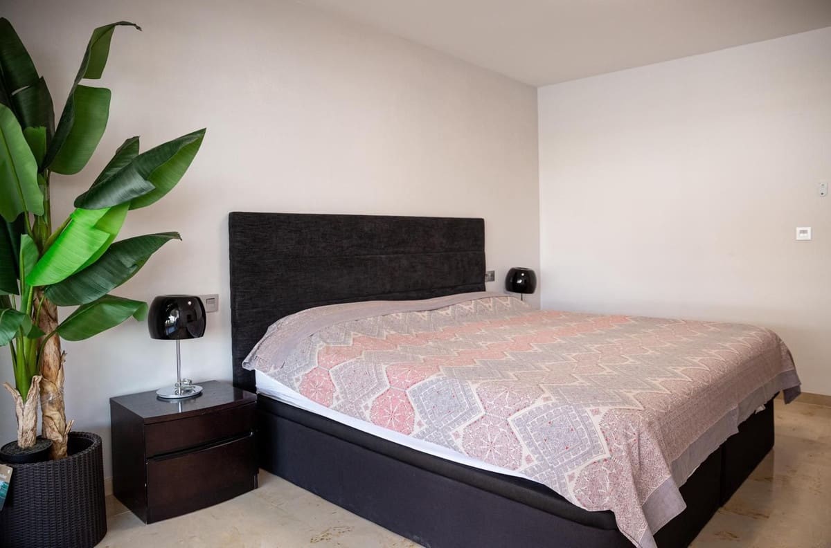 Apartamento de 2 habitaciones en Guadalmina en venta con piscina - 450.000 € (Ref: 9972725)