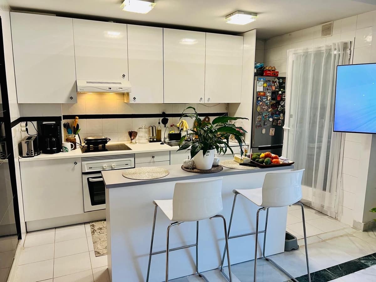Apartamento de 2 habitaciones en Golden Mile en venta con piscina - 455.000 € (Ref: 9972728)