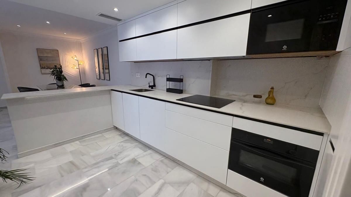 2 sovrum Lägenhet till salu i Marbella - 480 000 € (Ref: 9972729)