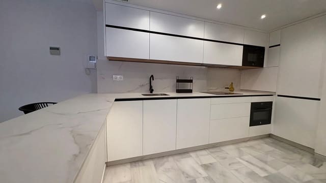2 sovrum Lägenhet till salu i Marbella - 480 000 € (Ref: 9972729)